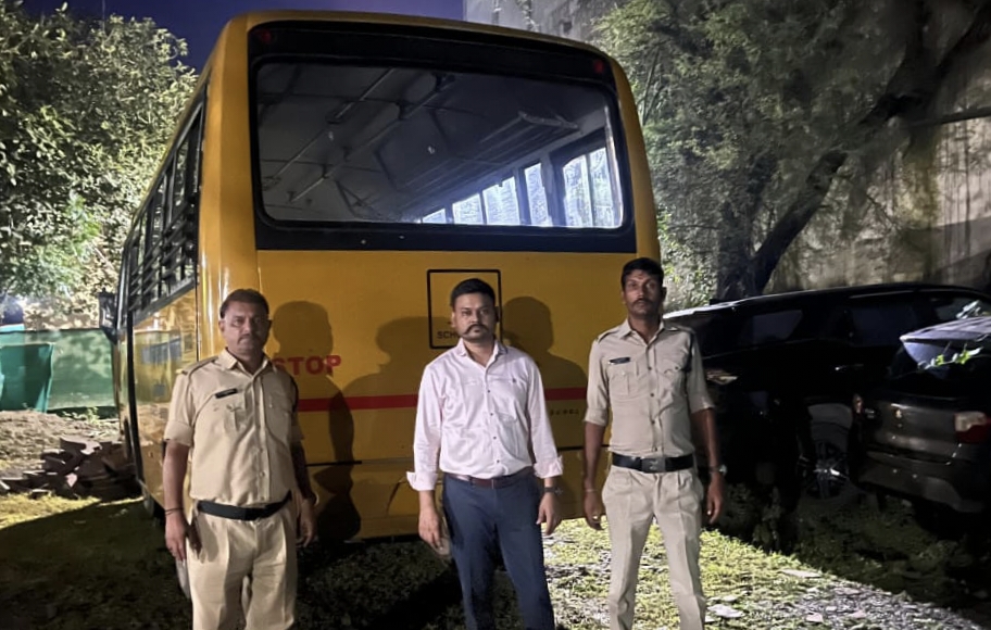 परिवहन विभाग द्वारा एक स्कूल वाहन का पंजीयन निरस्त एवं चालक का लाइसेंस भी निलंबित,व्हीकल एक्ट के उल्लंघन पर की गई कार्यवाही 12 8a0ae62577580a1b829f6b356bfb7924